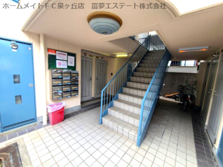 湯川マンション津久野のロビー