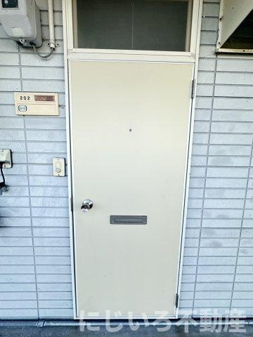 ハイツ清水の玄関
