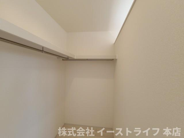 【新築戸建】　いわき市平下平窪第11　全4棟　長期優良住宅の収納|1号棟写真　季節ごとの入れ替えが不要なウォークインクローゼットは、こたつや扇風機、またお絵描きや工作などお子様との思い出もたっぷり収納できます。