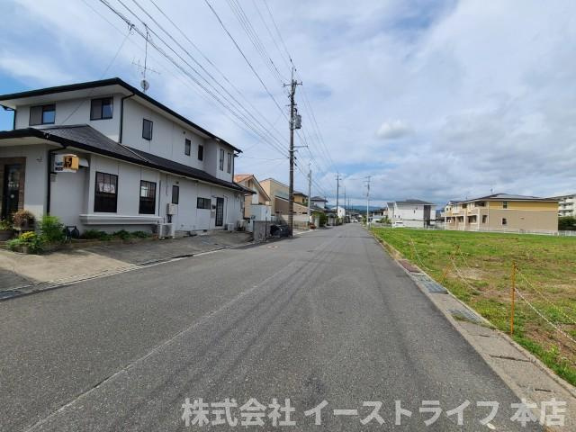 【新築戸建】　いわき市平下平窪第11　全4棟　長期優良住宅の前面道路含む現地写真|南側8ｍ公道