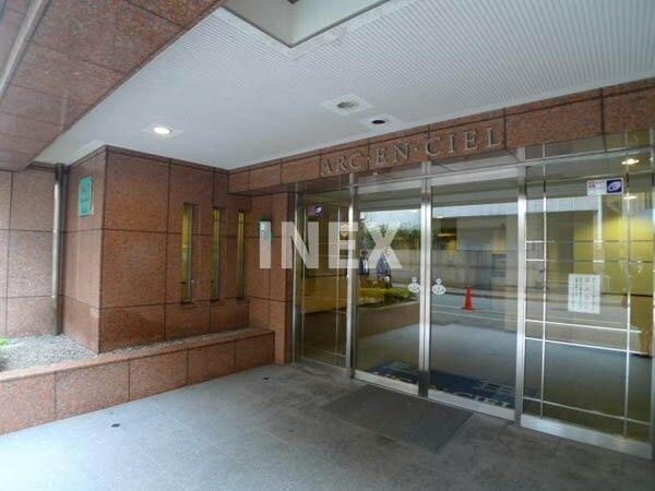 横浜市中区山下町の賃貸マンションのエントランス