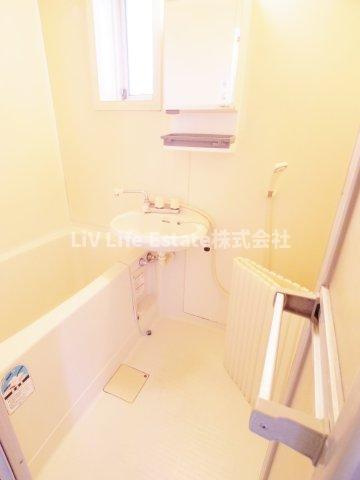 ソレイユ鷹の道の駐車場|※同仕様写真