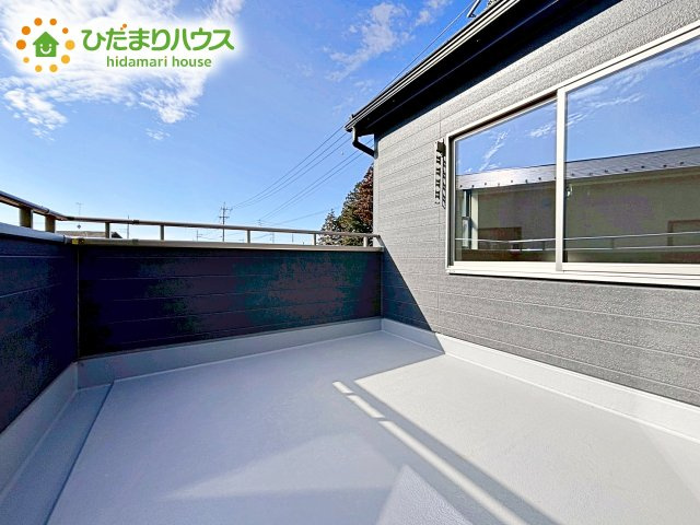【バルコニー】 | 水戸内原町第12　新築戸建　1号棟 | 広々としたバルコニーは、大量の洗濯物を干しても余裕！お布団だって、家族全員分をいっきに干せますね(^O^)