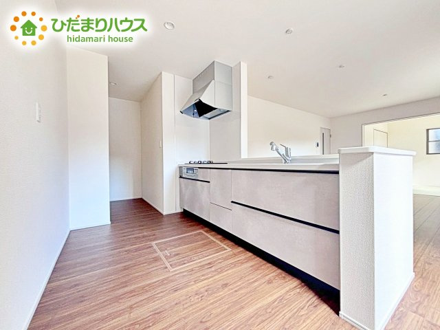 【キッチン】 | 水戸内原町第12　新築戸建　1号棟 | 開放感のある対面キッチン。対面式のキッチンはリビングまでの見通しが良く、家事をしながらでもお子様の様子を見られるから安心♪家族との会話が自然と弾みます。