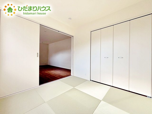 【和室】 | 水戸内原町第12　新築戸建　1号棟 | 日本人の心を落ち着かせてくれる、爽やかな畳の香りが心地よい和室。家事の合間にちょっと一休みしたい時や、お子様の遊び場としてもご使用いただけます。