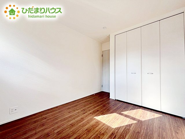 【洋室】 | 水戸内原町第12　新築戸建　1号棟 | 明るい陽光が差し込む洋室。白を基調とした爽やかな空間。