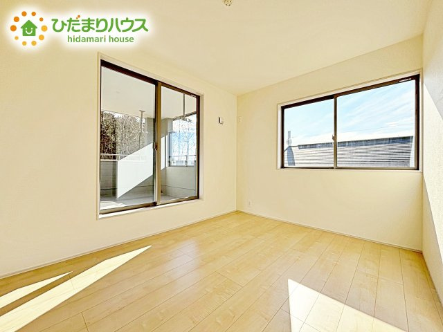 【寝室】 | 水戸内原町第12　新築戸建　3号棟 | 清々しい朝陽が差し込む寝室は、開放感たっぷりで心をリフレッシュしてくれる特別な住空間。家具の配置を自由に楽しむことで、自分だけの快適な居場所を作り出せます！