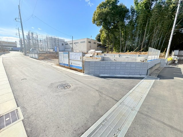 川越市下小坂　新築分譲　「川越駅」バス19分　敷地63坪　【名細小学区】の前面道路含む現地写真
