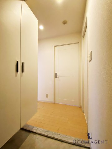 さくらHillsリバーサイドWESTの玄関