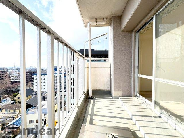 ソフトタウン綾瀬のバルコニー|ドキドキの新生活も、安心してスタート。ぴったりの住まいを見つけませんか？クランディアが一緒に住まい選びをサポートします‼　まずは、お気軽にお問合せください　＃クランディア