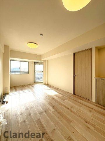 ソフトタウン綾瀬の居間・リビング|ドキドキの新生活も、安心してスタート。ぴったりの住まいを見つけませんか？クランディアが一緒に住まい選びをサポートします‼　まずは、お気軽にお問合せください　＃クランディア