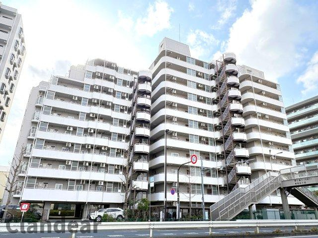 ソフトタウン綾瀬の外観|ドキドキの新生活も、安心してスタート。ぴったりの住まいを見つけませんか？クランディアが一緒に住まい選びをサポートします‼　まずは、お気軽にお問合せください　＃クランディア