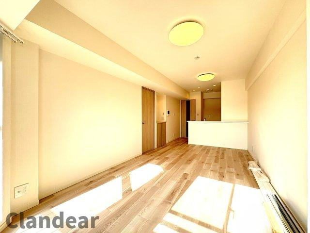 ソフトタウン綾瀬の居間・リビング|ドキドキの新生活も、安心してスタート。ぴったりの住まいを見つけませんか？クランディアが一緒に住まい選びをサポートします‼　まずは、お気軽にお問合せください　＃クランディア