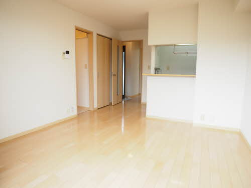 熊本市西区横手４丁目のアパートの居間・リビング