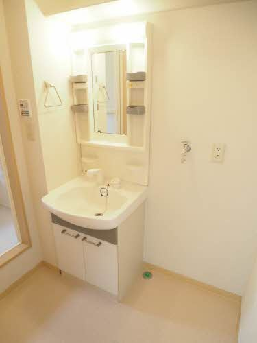 熊本市西区横手４丁目のアパートの独立洗面台