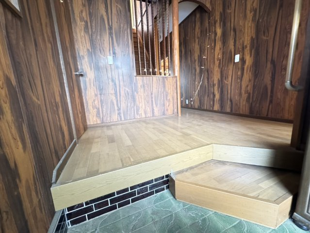 キッチン・トイレリフォーム×オール電化　♪6LDKでゆとりのある暮らしを！の玄関