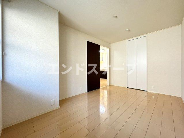 ピアーチェ・ヴォーレの居間・リビング|高崎、前橋、伊勢崎エリアのお部屋探しはエンドスケープまで！お客様の理想お聞かせ下さい♪