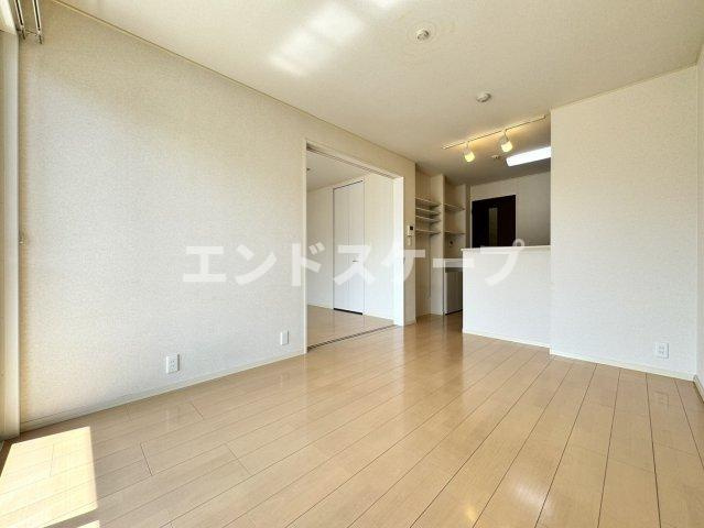 ピアーチェ・ヴォーレの居間・リビング|高崎、前橋、伊勢崎エリアのお部屋探しはエンドスケープまで！お客様の理想お聞かせ下さい♪