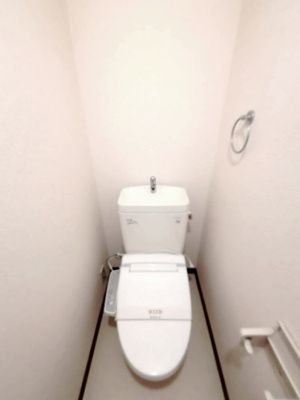 【トイレ】 | コーポソレイユ | トイレ：温水洗浄暖房便座付き