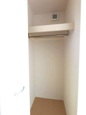 【収納】 | ツインコート簗瀬 | 二階5．５帖洋室 換気扇付きクローゼット