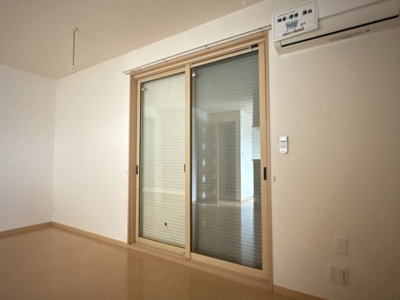 【居間・リビング】 | グリーン･リーフ熊倉 Ｄ | シャッター雨戸