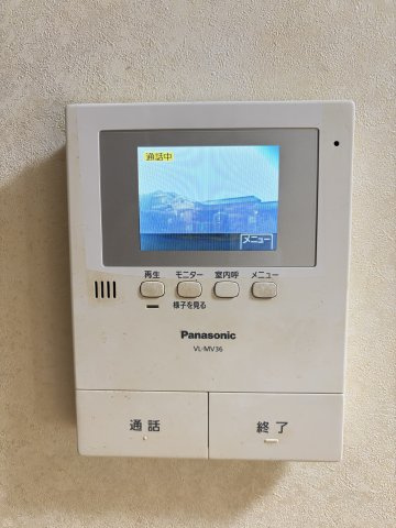 ◆２面バルコニーのため陽当り・通風良好◆全居室＆屋根裏収納あり◆城陽市市辺上芦原のセキュリティ|TVモニター付きインターフォン
