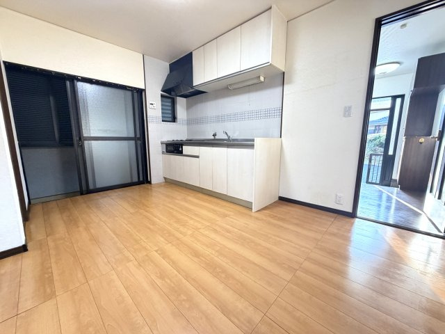 ◆２面バルコニーのため陽当り・通風良好◆全居室＆屋根裏収納あり◆城陽市市辺上芦原のキッチン|ダイニングキッチン
