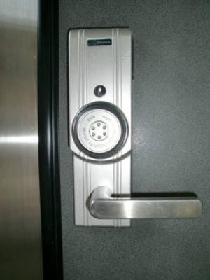 【セキュリティ】 | スカイプラザ宇梶 Ａ | 安心!安全!ｶｰﾄﾞｷｰ☆(反転有)