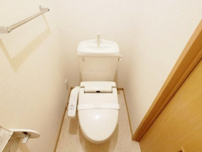 【トイレ】 | プロムナードさくら Ｅ | 温水洗浄暖房便座のトイレ