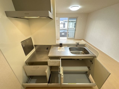 【キッチン】 | フォレストガーデン Ｂ | 対面キッチン（収納）