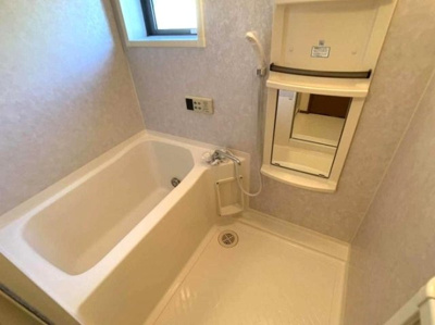 【浴室】 | メゾン･ボヌール Ｂ | 窓付き 浴室