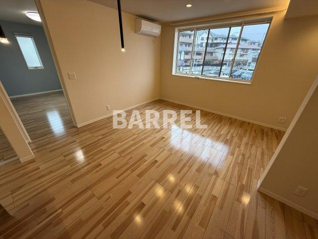 サンビレッジ大和の居間・リビング