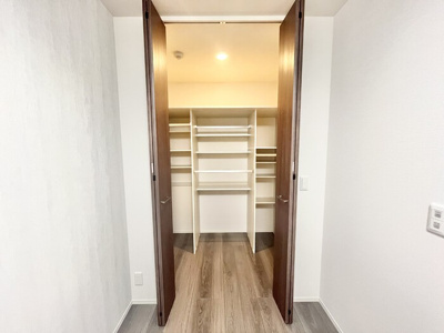 【収納】 | ＶＩＳＴＡ | ウォークインクローゼット