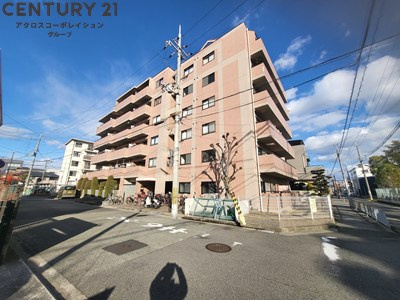 敷地内駐車場・駐輪場あり！
