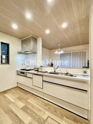 【キッチン】 | 江戸川区一之江6丁目新築分譲住宅 | ワイドで収納豊富なシステムキッチン