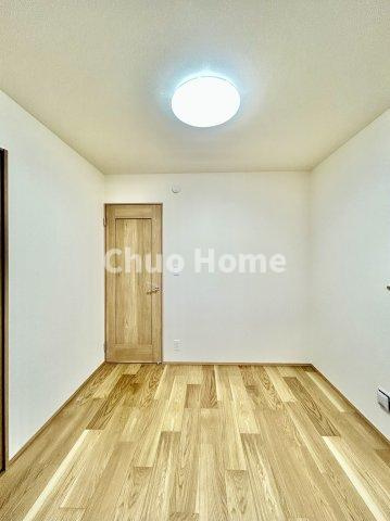 江戸川区一之江6丁目新築分譲住宅の子供部屋|【子供部屋】お子様を持つ家庭の約6割が「家族や子どものため」に購入を希望。入学後の転校を避け、広い空間でのびのび育てたいなどの親心が、家探しのきっかけになっているようです。