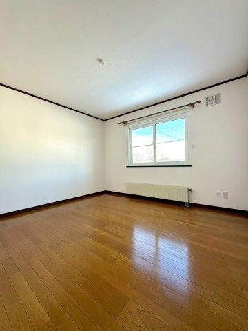 新発寒7条11丁目の洋室