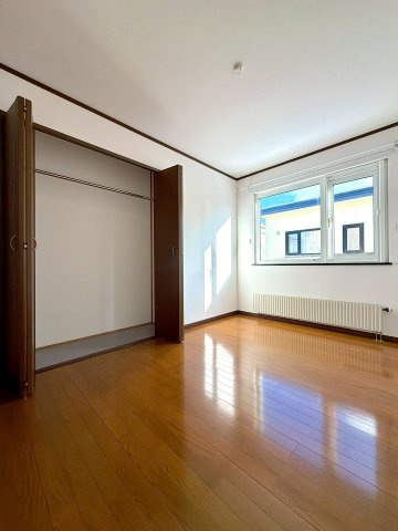 新発寒7条11丁目の洋室