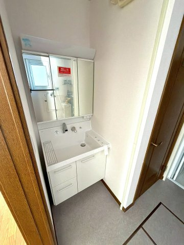 新発寒7条11丁目の独立洗面台