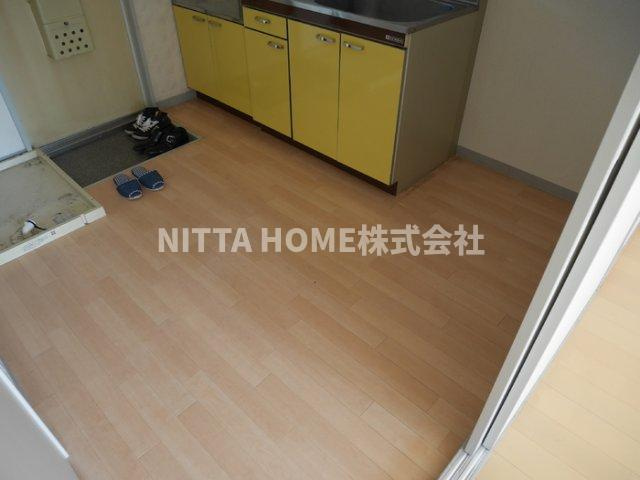 ビューティパレスの玄関|角部屋＊外階段２階のお部屋です☆