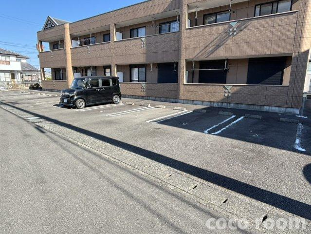 クレッシェンドの駐車場