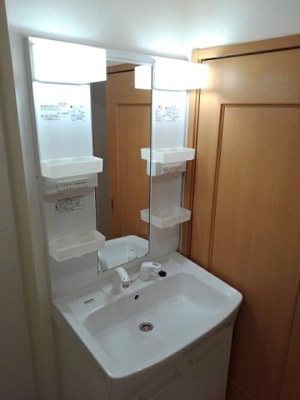 【洗面所】 | サンライズ榎Ａ | コンパクトで使いやすい洗面所