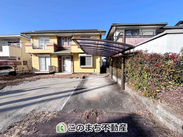 宇都宮市上戸祭町　中古戸建の駐車場|カーポート1台分付きです♪並列3台駐車可能です。