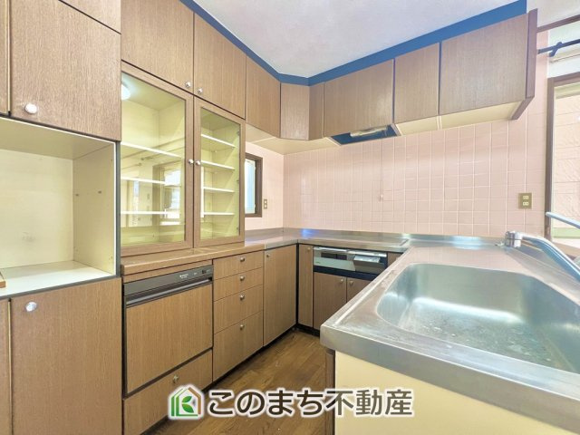 宇都宮市上戸祭町　中古戸建のキッチン|L字型キッチン☆料理をしながらご家族とコミュニケーションが取れます♪
