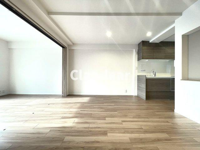 関屋ステーションハイツの居間・リビング|ドキドキの新生活も、安心してスタート。ぴったりの住まいを見つけませんか？クランディアが一緒に住まい選びをサポートします‼　まずは、お気軽にお問合せください　＃クランディア