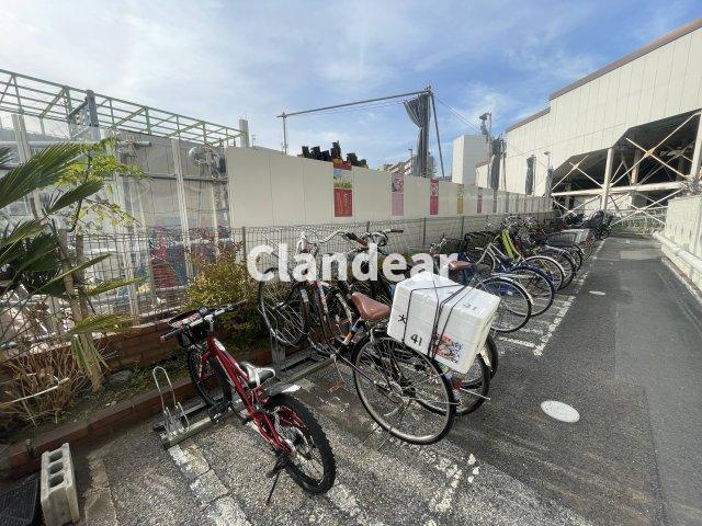 関屋ステーションハイツの駐輪場|ドキドキの新生活も、安心してスタート。ぴったりの住まいを見つけませんか？クランディアが一緒に住まい選びをサポートします‼　まずは、お気軽にお問合せください　＃クランディア
