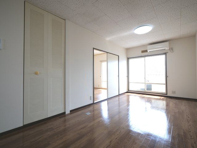 山陽コーポ豊成の居間・リビング|※写真は別の部屋のものです。