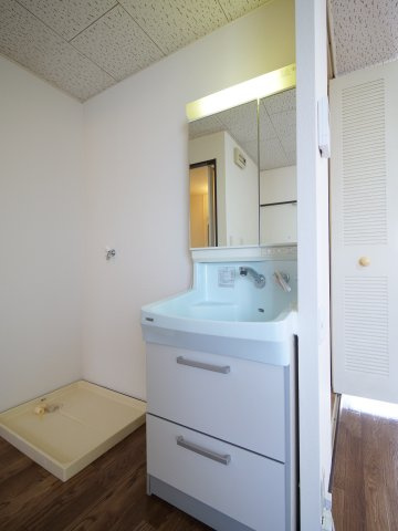 山陽コーポ豊成の洗面所|※写真は別の部屋のものです。