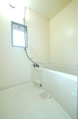 山陽コーポ豊成の浴室|※写真は別の部屋のものです。