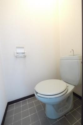 山陽コーポ豊成のトイレ|※写真は別の部屋のものです。